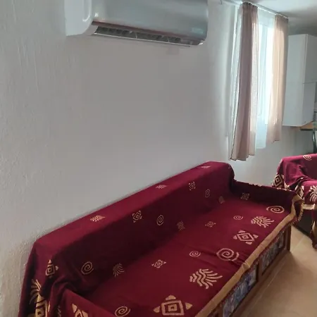 μονοκατοικία στη δροσία με αυλή και Parking Apartment