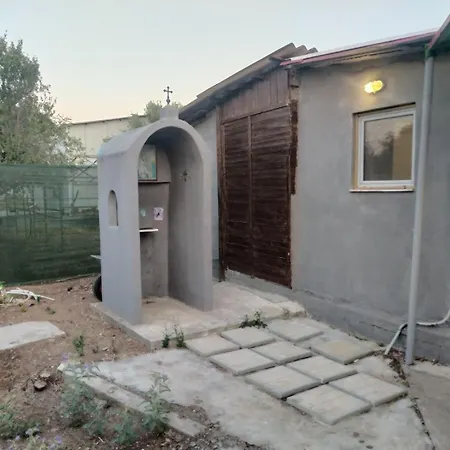 μονοκατοικία στη δροσία με αυλή και Parking *