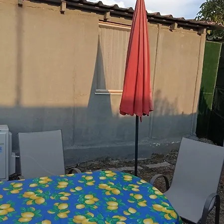 μονοκατοικία στη δροσία με αυλή και Parking Apartment Nea Michaniona