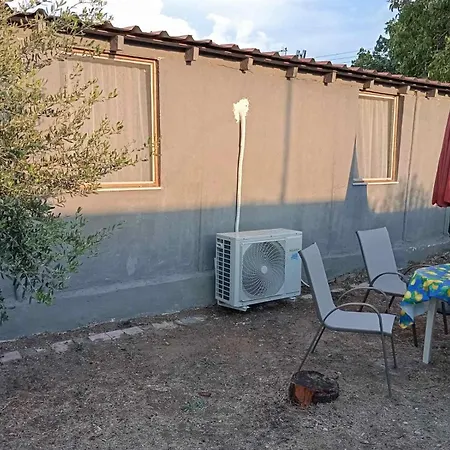 μονοκατοικία στη δροσία με αυλή και Parking Apartment Nea Michaniona