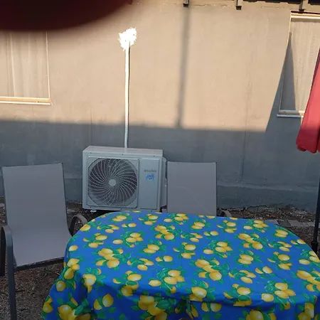 μονοκατοικία στη δροσία με αυλή και Parking