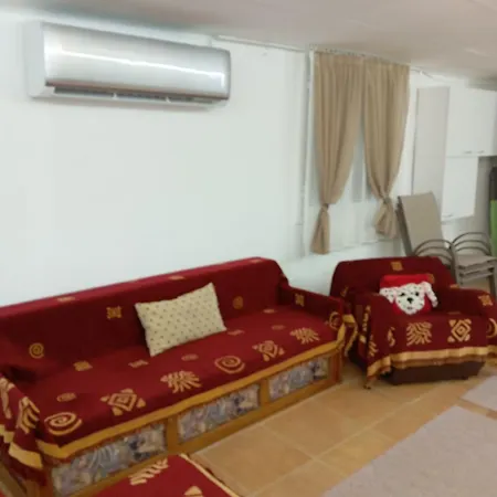 μονοκατοικία στη δροσία με αυλή και Parking Apartment Nea Michaniona