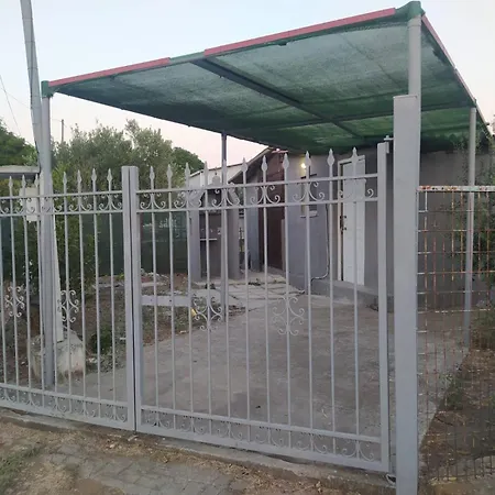 Apartman μονοκατοικία στη δροσία με αυλή και Parking *
